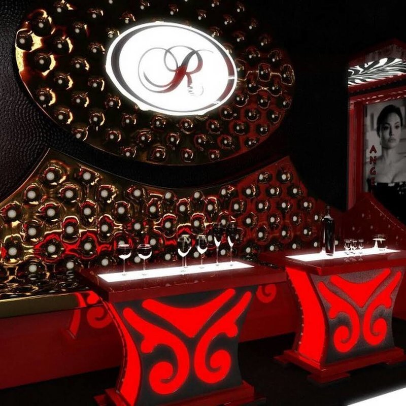 Maseuze. Alatura-te echipei Club Relax.